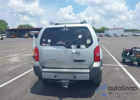 2015 Nissan Xterra Pro-4X z USA, uszkodzony, nr VIN 5N1AN0NW8FN658403